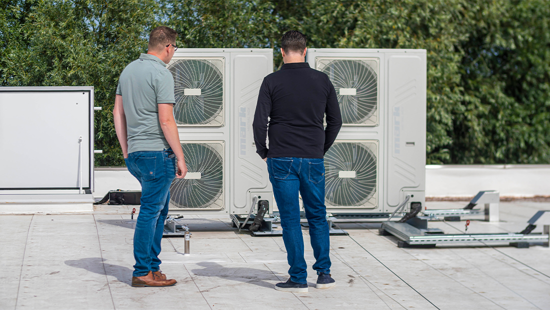 mark-mdx-pompe-de-caldura-instalatie-pe-acoperis