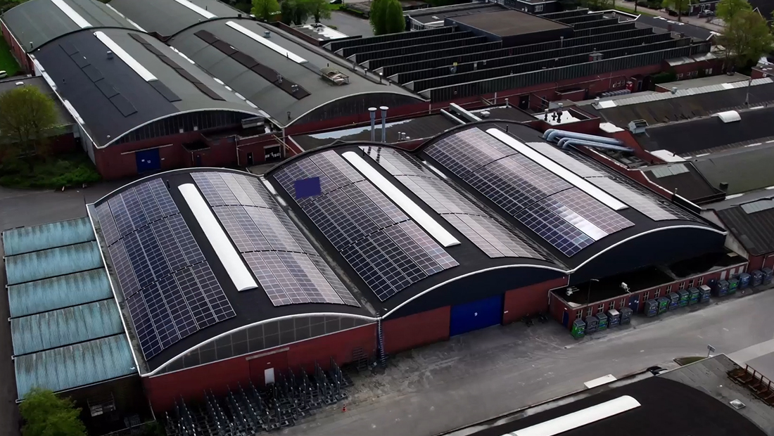 970 de panouri solare instalate pe hala fabricii Mark Climate Technology